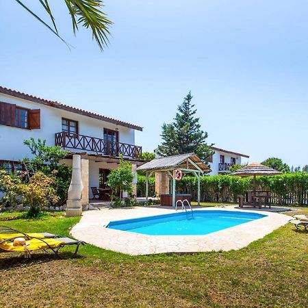 Amazing Home In Pomos With Wifi Buitenkant foto