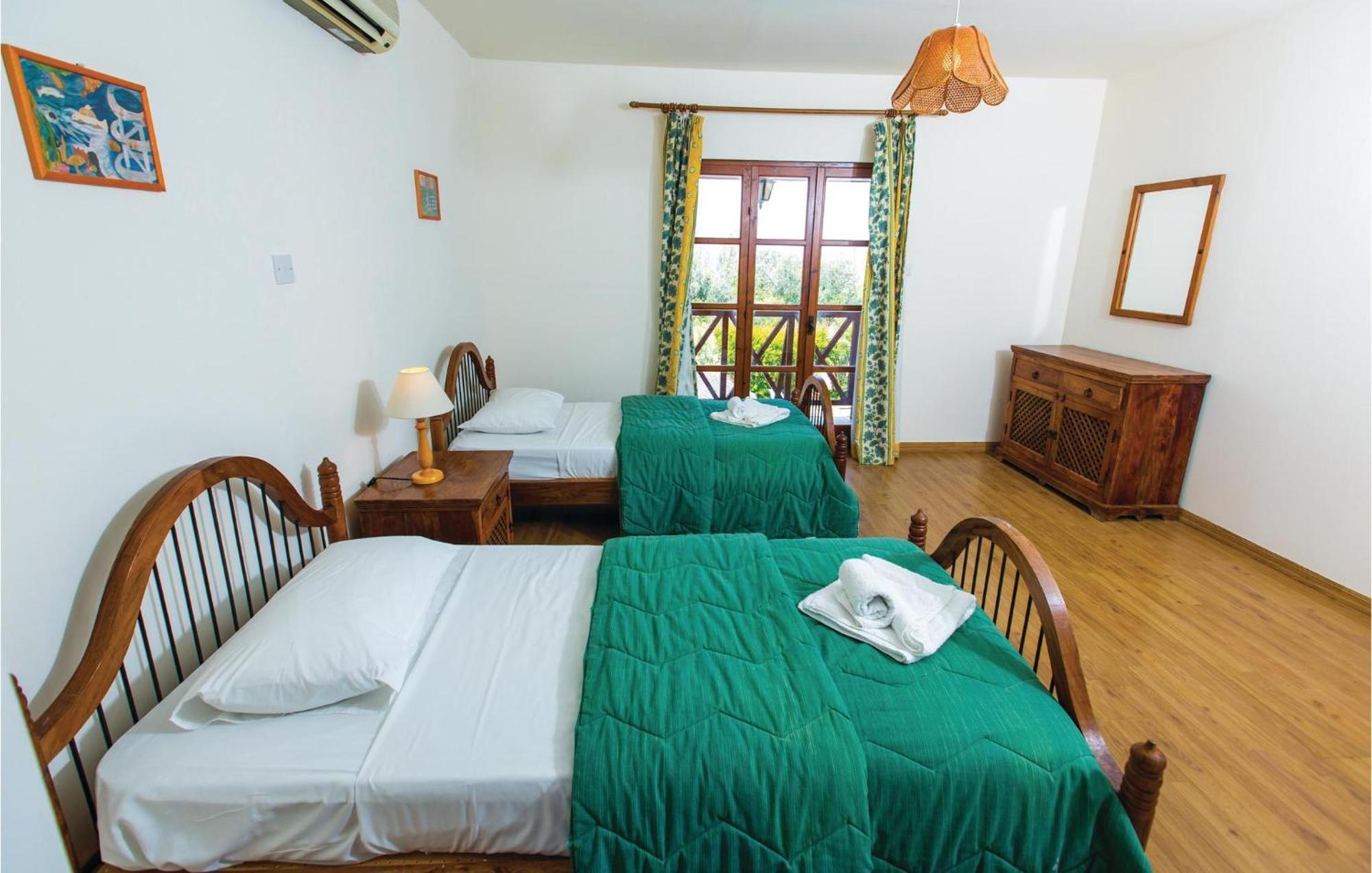 Amazing Home In Pomos With Wifi Buitenkant foto