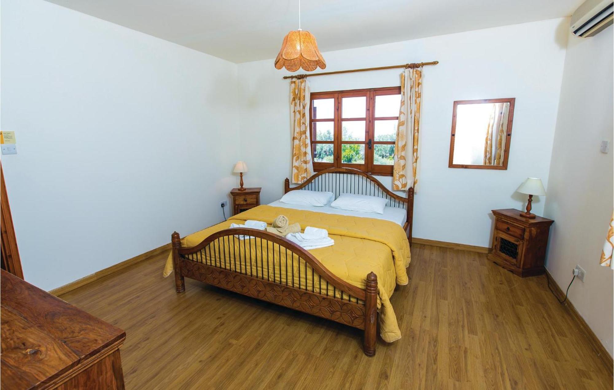 Amazing Home In Pomos With Wifi Buitenkant foto