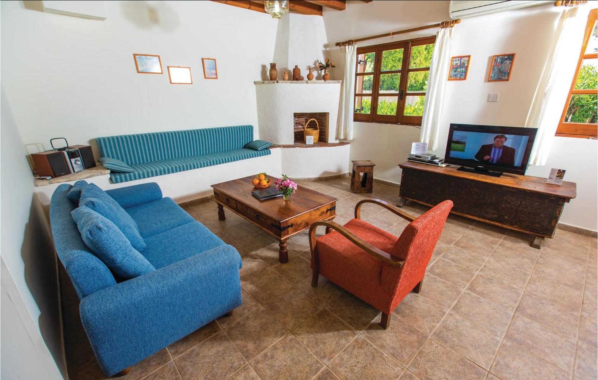 Amazing Home In Pomos With Wifi Buitenkant foto